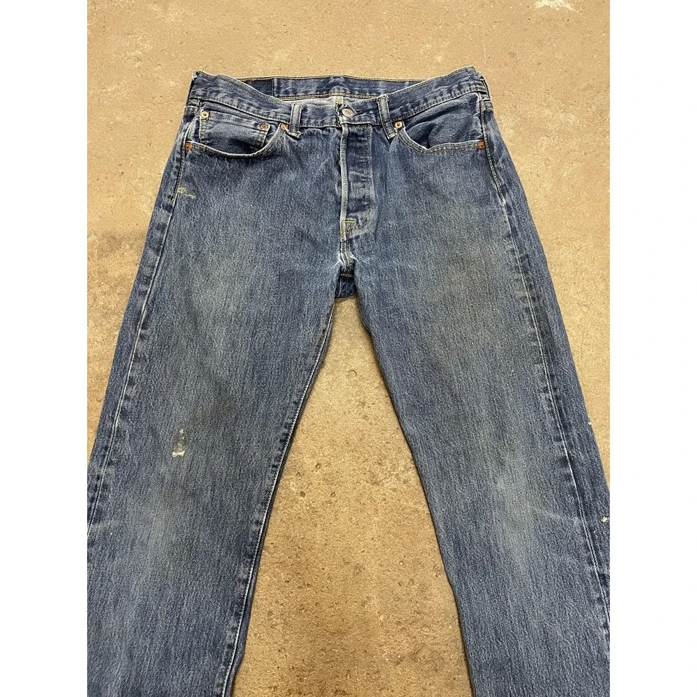 Levis 501 Jeans Mens 33x32 Medium‎ Wash Blue Straight Leg Button Fly Distressed